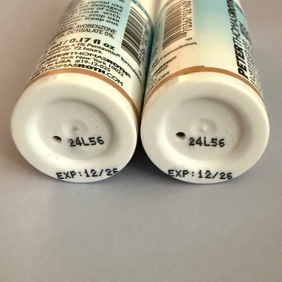 Peter Thomas Roth Water Drench Hyaluronic Cloud Sheer Tint Moisturizer SPF 45 - Picture 14 of 16